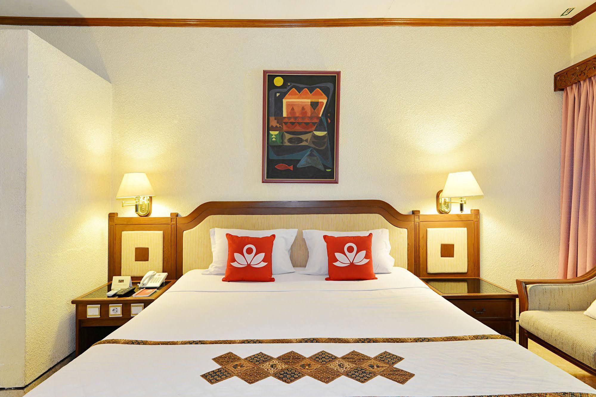 Zen Rooms Jogja Cendrawasih Pakualaman ภายนอก รูปภาพ